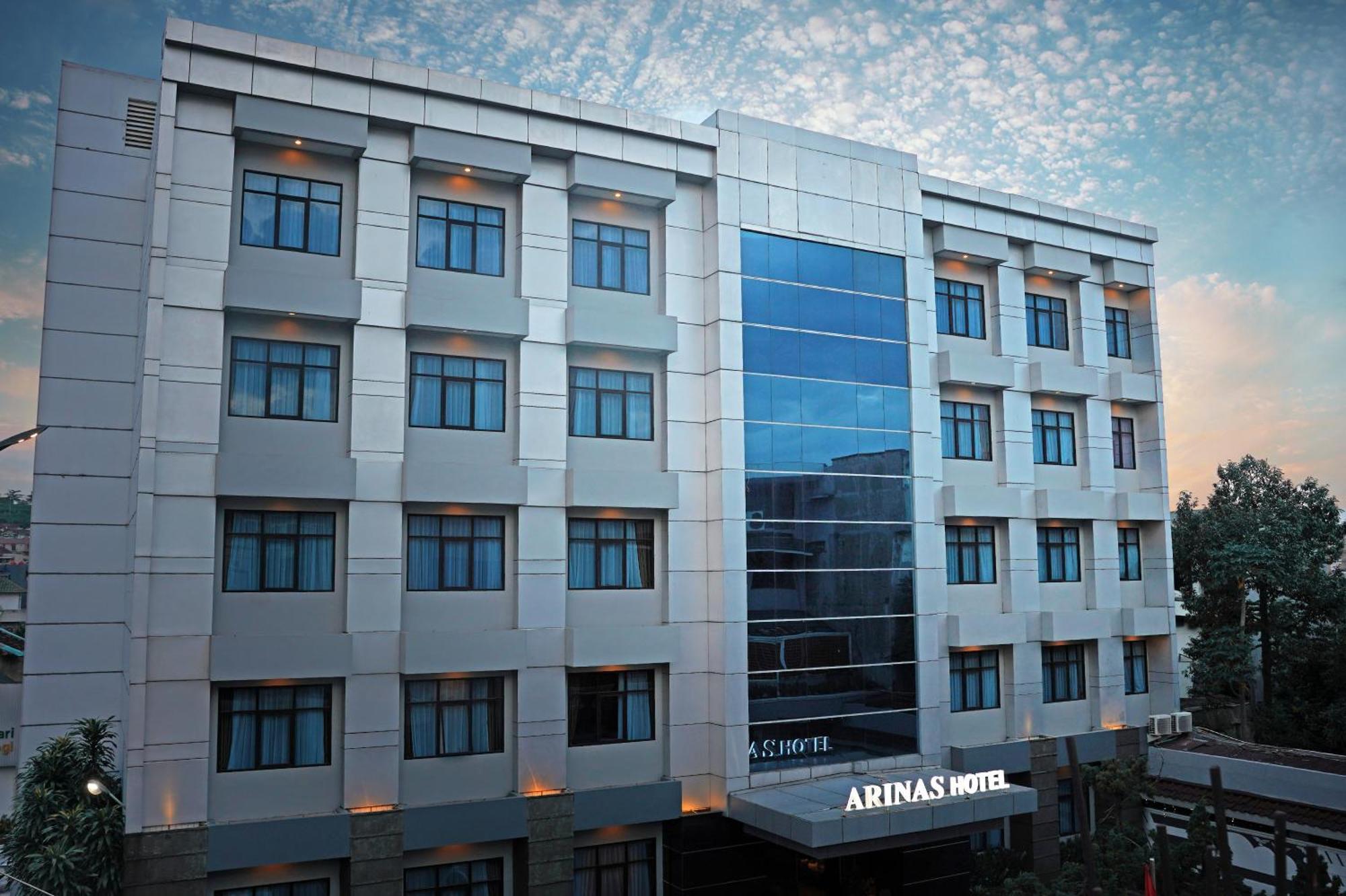 Arinas Hotel Бандар Лампунг Екстериор снимка