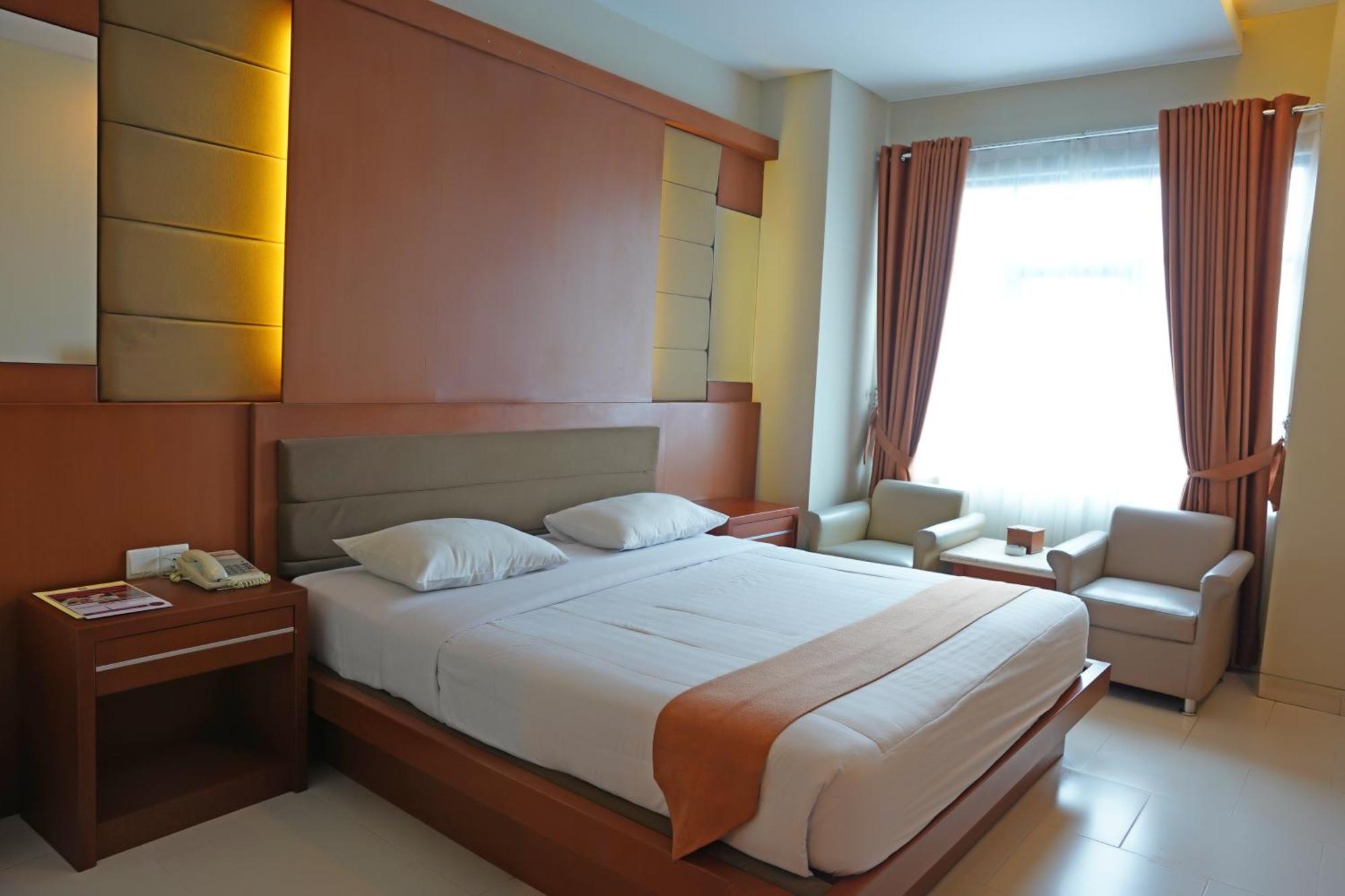 Arinas Hotel Бандар Лампунг Екстериор снимка